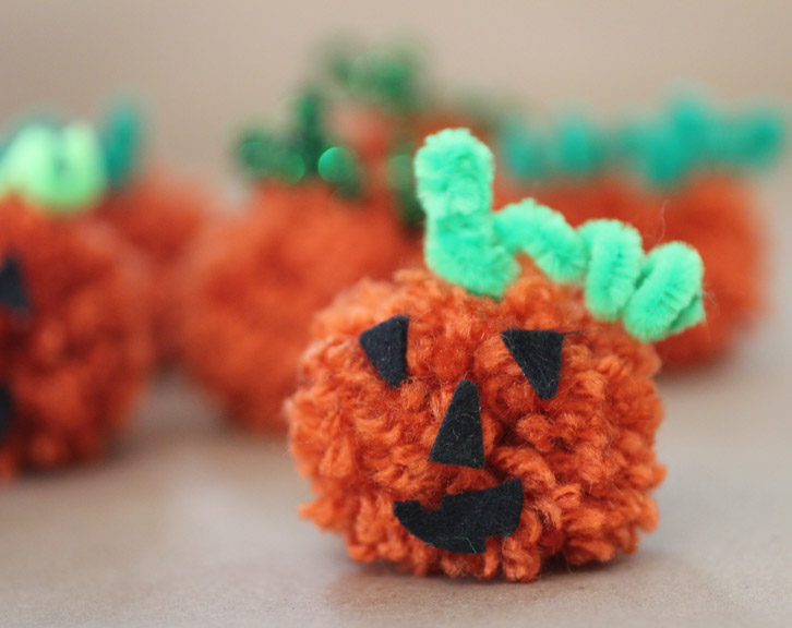 PomPom Pumpkins for Fall by Repeat Crafter Me
