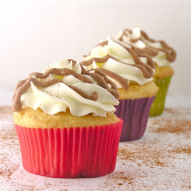 Cinnamon Roll Cupcakes by Easybaked @BonbonBreak
