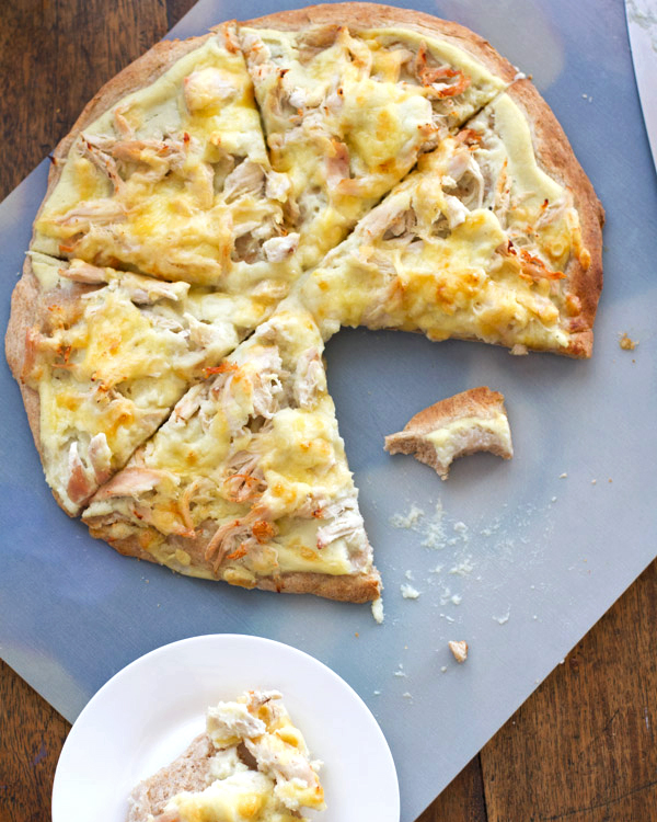 Healthy Chicken Alfredo Pizza by Pinch of Yum