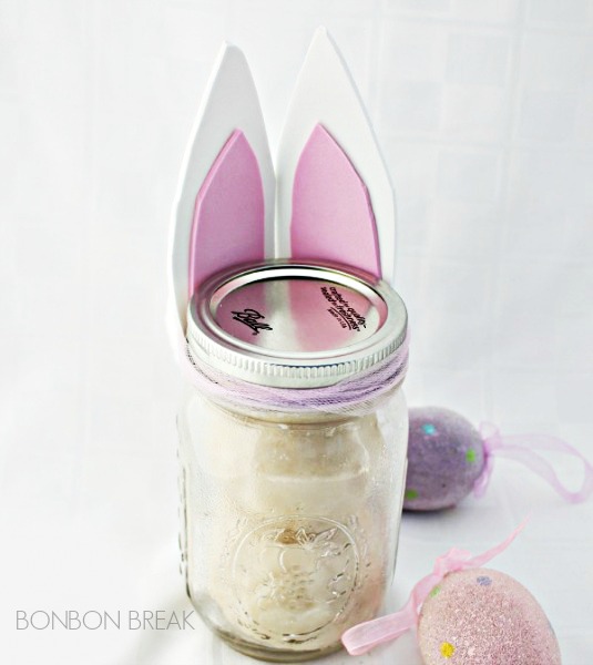 Mason Jar Crafts Easter Bunny