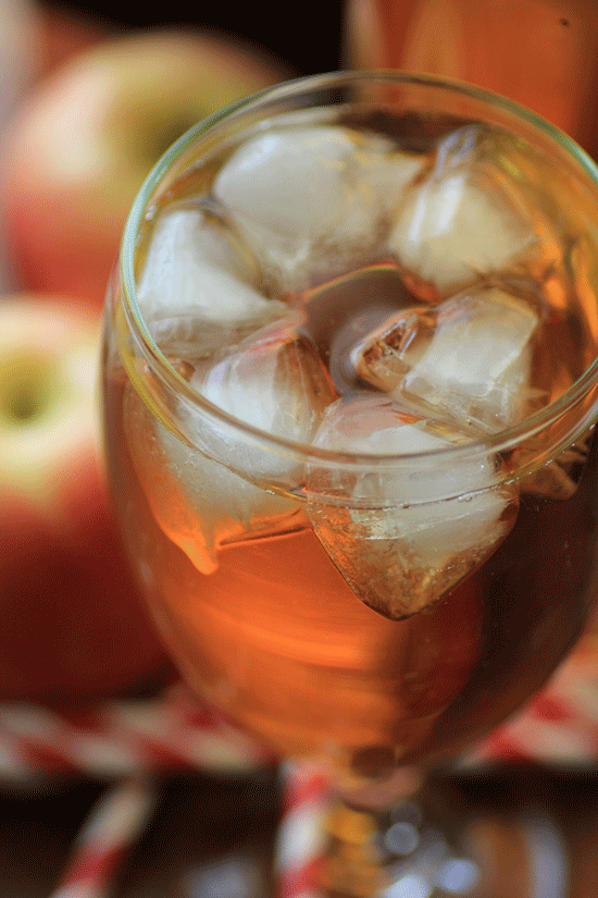 Apple Mint Iced Tea Recipe - easy fall drinks