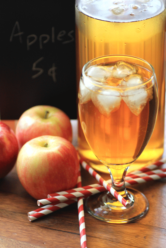 Apple Mint Iced Tea Recipe - refreshing, simple fall beverage