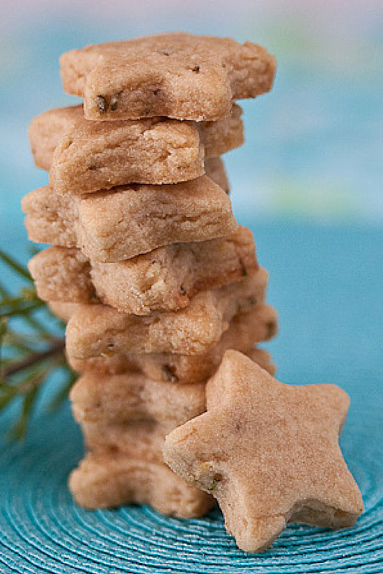 These Lemon Rosemary Pine Nut Shortbread Cookies are the perfect addition to your Holiday Cookie Platter! 