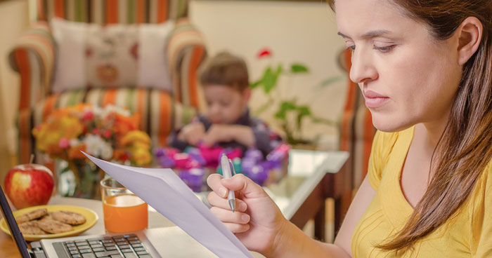 10 STRATEGIES TO ENTERTAIN KIDS FOR WORK AT HOME PARENTS