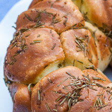 Cheese-Stuffed Monkey Bread