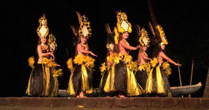 old-lahaina-luau-dancers-maui