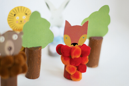 Need something to do with all of those spare wine corks, these wine cork critters are ideal to make with the kids and they can be used as characters or see how easy they become puppets