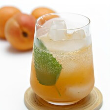 Apricot-Mojito-with-lemon-balm