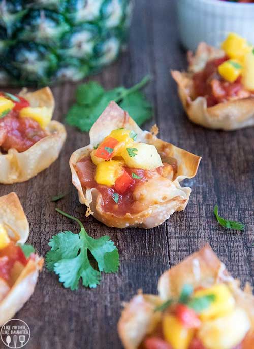 Pineapple Chicken Taco Wonton Cups recipe FOR FAMILY GAME NIGHT